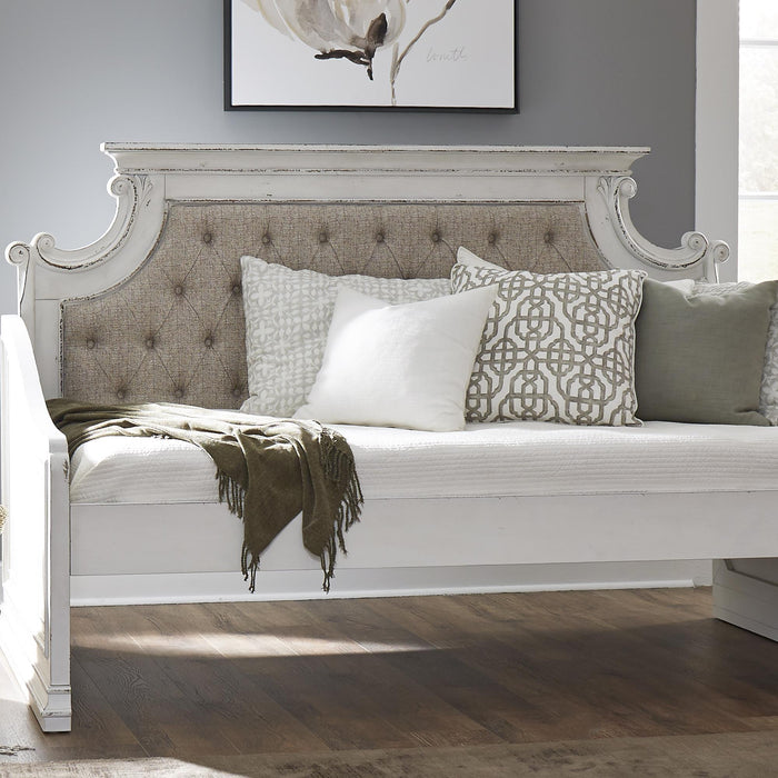 Magnolia Manor Daybed Uph Back