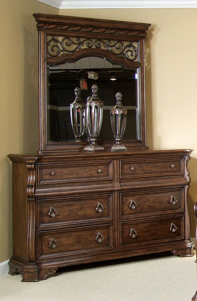 Arbor Place Collection